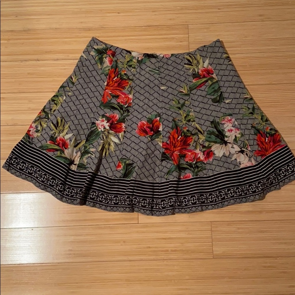 White House Black Market | floral patterned skirt